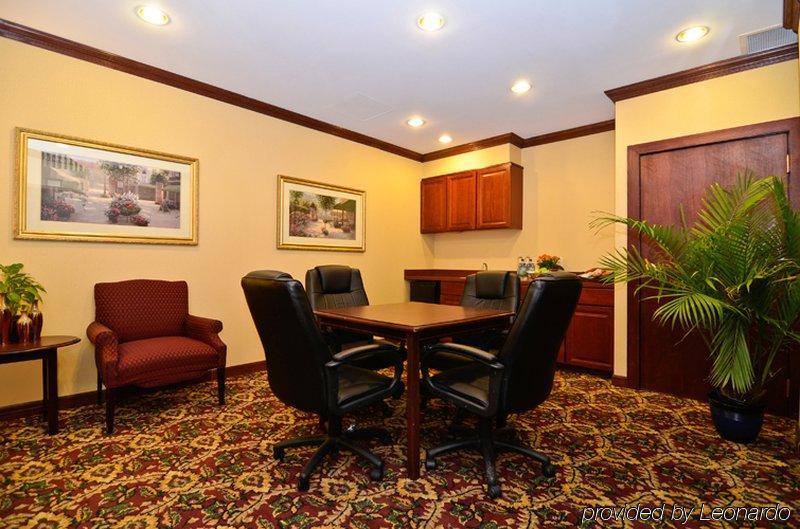 Fairfield Inn & Suites By Marriott Milwaukee Downtown Business photo