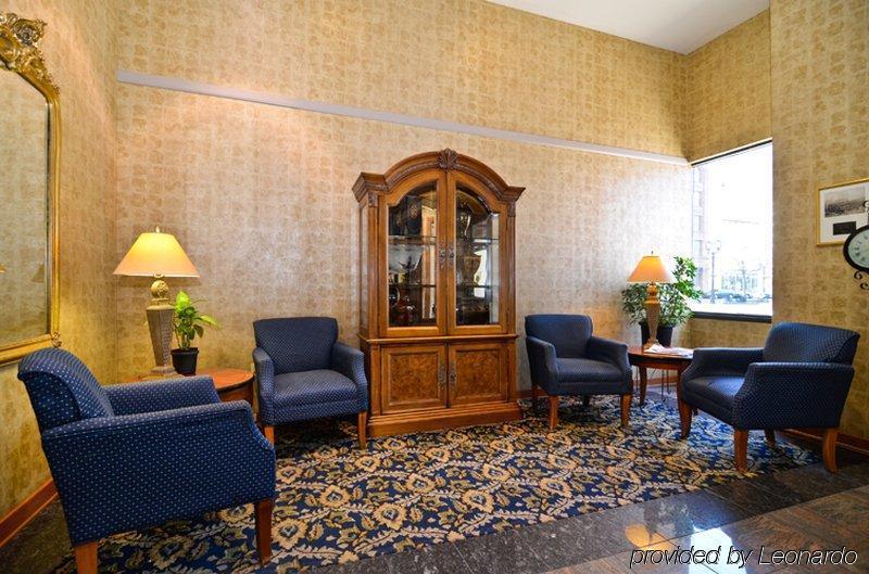 Fairfield Inn & Suites By Marriott Milwaukee Downtown Interior photo